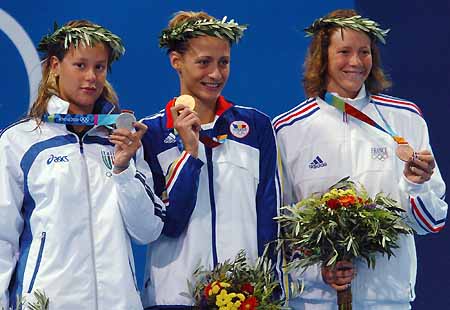 图文-女子200米自由泳波泰克摘金 冠亚季军合