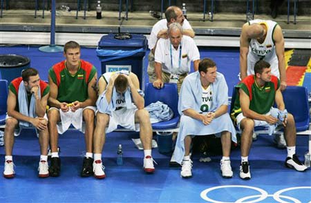 图文-男篮半决赛意大利胜立陶宛 立陶宛人很沮