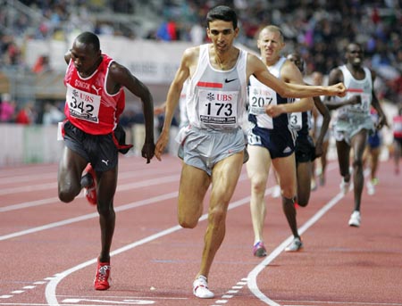 图文-瑞士站田径赛 奎罗伊获得男子1500米冠军