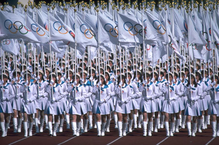 图文-1988年奥运会开幕式欣赏 女旗手整齐