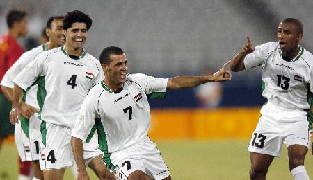 图文-足球伊拉克对阵葡萄牙 伊拉克队员欢庆进