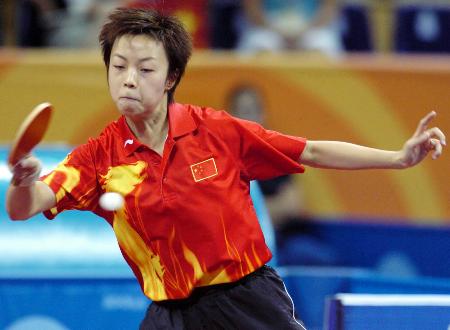 图文-奥运会乒乓球女子单打决赛张怡宁喜夺金
