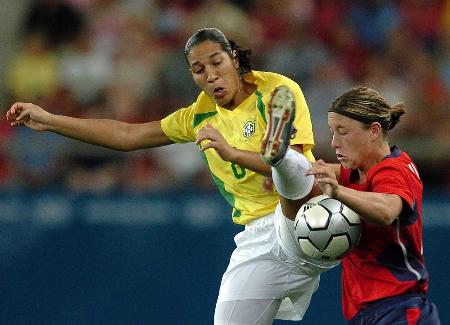 图文-美国女足与巴西争冠 奥运会女子足球决赛
