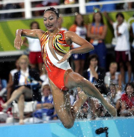 图文-花样游泳日本队夺得集体亚军梨花带水