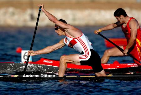 图文-男子单人划艇500米 迪特默斯在比赛中_2