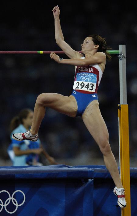 图文-俄罗斯选手获女子跳高金牌 飞身成就冠军