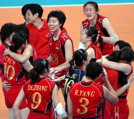 图文-奥运会中国女排重回世界之巅 美丽的泪人
