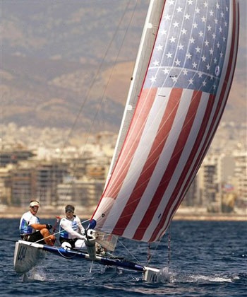 图文-奥运帆船帆板龙卷风级决赛 美国队驰骋海