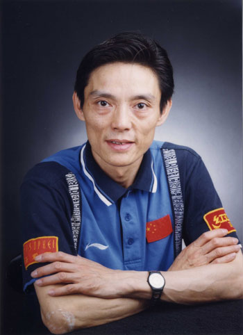 图文-2004中国奥运乒乓球代表团 乒乓球队教练