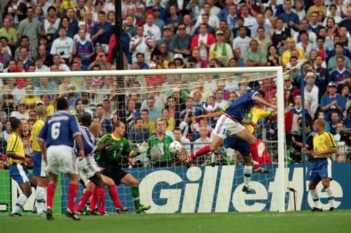 老照片-1998世界杯决赛 齐达内头球首开记录_