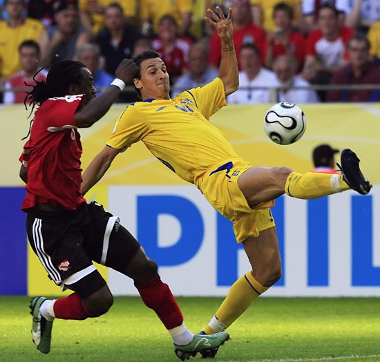 图文-[世界杯]特立尼达0-0瑞典 伊布展示精湛脚