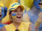 图文-乌克兰球迷喜迎首战乌克兰美女喊出激情