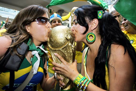 图文-巴西队球迷风采 祝愿巴西再夺大力神杯_