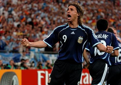 图文-[世界杯]阿根廷VS塞黑 克雷斯波很激动 _