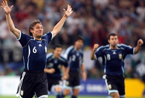 图文-[世界杯]阿根廷VS塞黑 海因策为进球欢呼