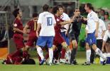 图文-[世界杯]葡萄牙1-0荷兰两队队员激烈争吵