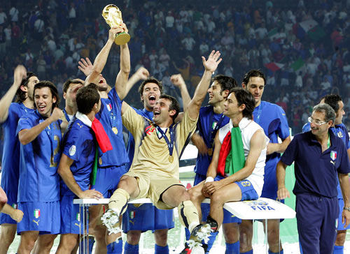图文-意大利队夺得世界杯冠军 激动地心情难以