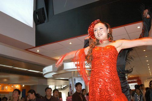 展会美女现场传真