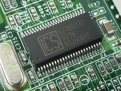 微星E7210芯片入门级服务器主板现身(多图)