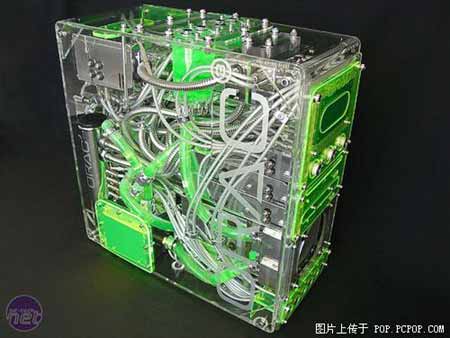 超级夸张的散热系统:玩家自制超级水冷机箱