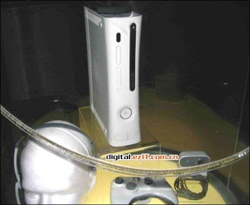 微软Xbox新主机发布 外观酷似瘦身版PC_数码