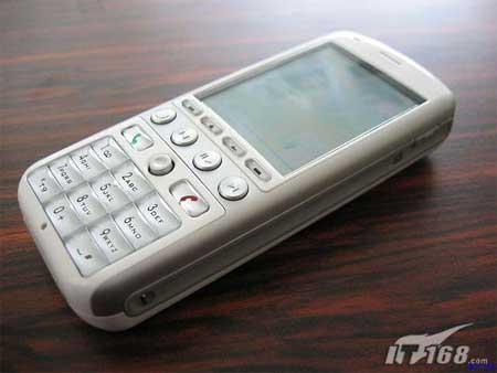 白色精灵多普达585音乐手机仅售3880元