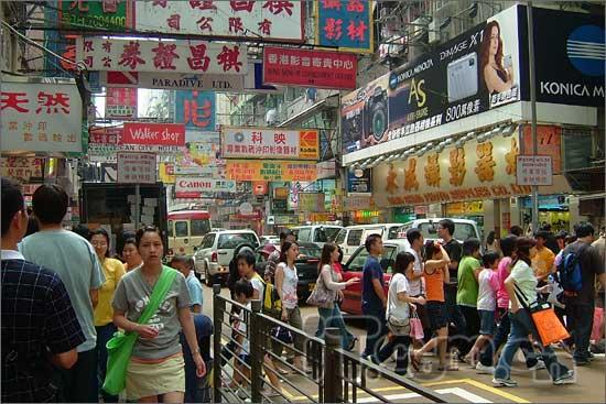 香港手机市场的国庆价格前哨战 V3仅售1780_