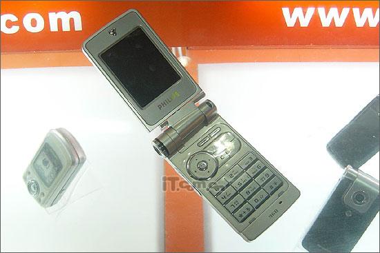 飞利浦首款智能机 改版968低价热卖_新浪手机
