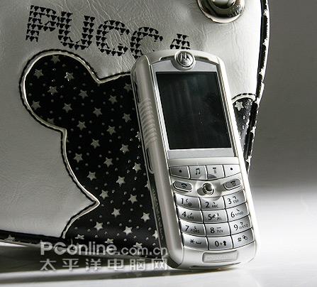 联姻苹果全球首款iPod手机摩托罗拉E1图赏