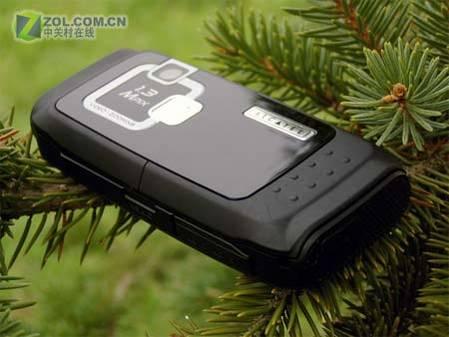 130万像素的黑色靓机阿卡S853真机秀(2)
