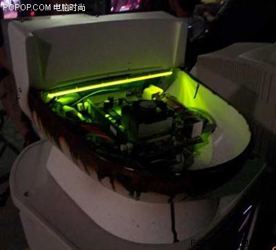 马桶与美女结合品味十大怪异电脑改装秀(7)