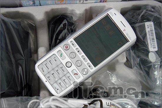 低价热卖改版多普达音乐手机585仅售1999