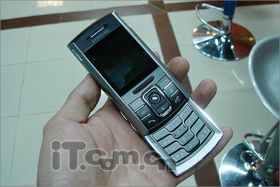 Symbian系统三星滑盖智能新机D720少量到货