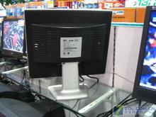 EMC三款液晶齐降价17寸8ms仅售1699元