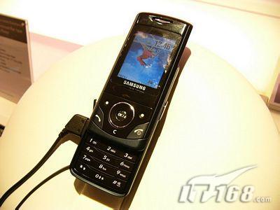 16׳D520CeBIT2006