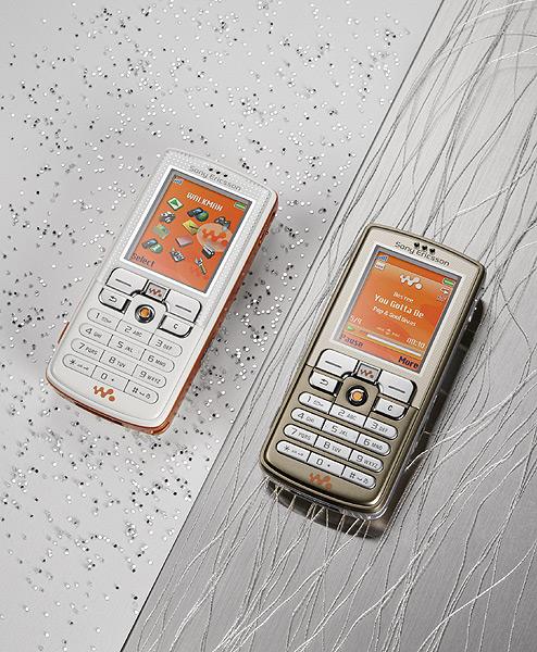 钛金Walkman索爱音乐手机W700图赏
