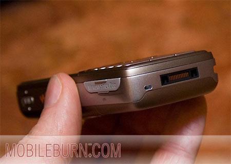 钛金色之魅新WALKMAN索爱W700真机图赏