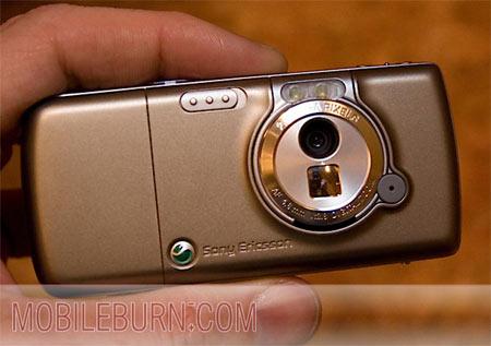 钛金色之魅新WALKMAN索爱W700真机图赏