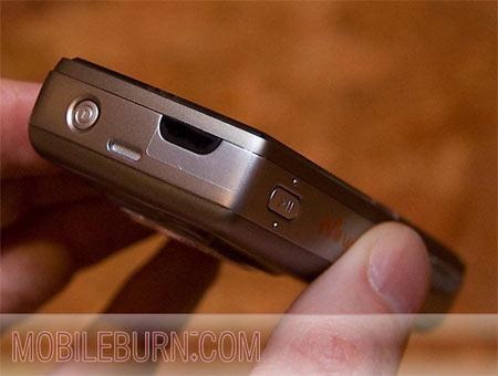 钛金色之魅新WALKMAN索爱W700真机图赏