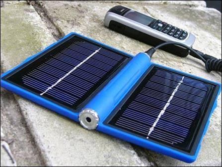 手机没电不要紧!多功能太阳能充电器能帮你_手机
