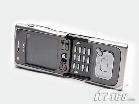 经典滑盖 4G微型硬盘音乐手机诺基亚N90图赏