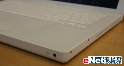 黑色苹果！零距离把玩13寸Macbook
