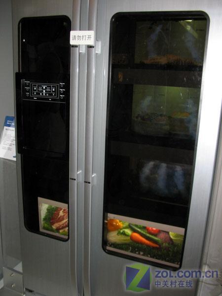 超大液晶屏 三星展示新款双开门冰箱_数码