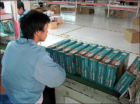 揭开板卡生产神秘面!PConline新天下工厂行