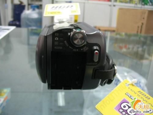 硬盘式摄像机热卖索尼SR80E降价送包