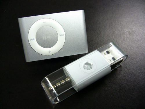 值80元iLuv为shuffle2设计的USB线