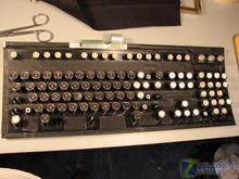 网友超强改造IBM键盘竟然变成打字机