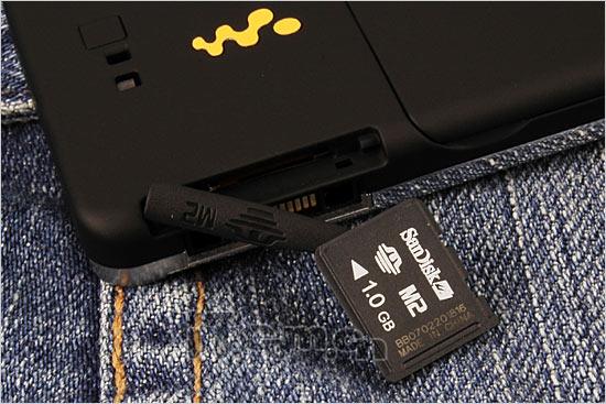 9.4mm纤薄机身索爱金属音乐王W880评测(16)