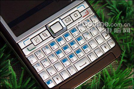 智能商务再升级诺基亚全键盘E61i开卖