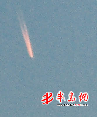 科技时代_青岛多位市民昨拍下不明飞行物照片(图)